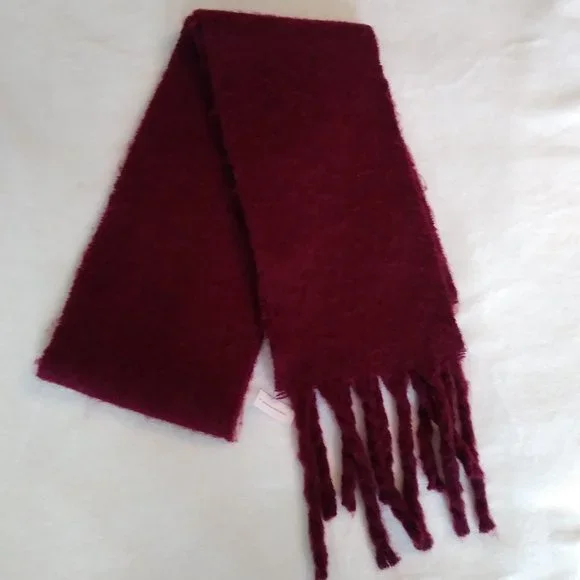 NWT Banana Republic fuzzy scarf cranberry - Picture 2 of 2